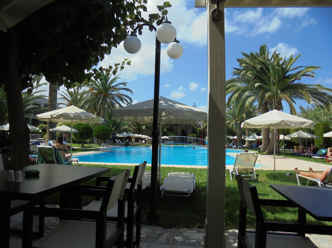 May Beach Hotel主图