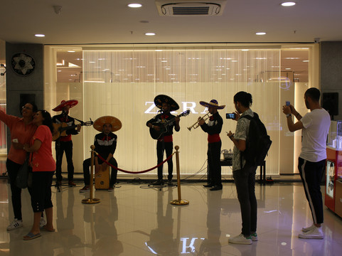 Ibn Batouta Mall-丹吉尔必去景点