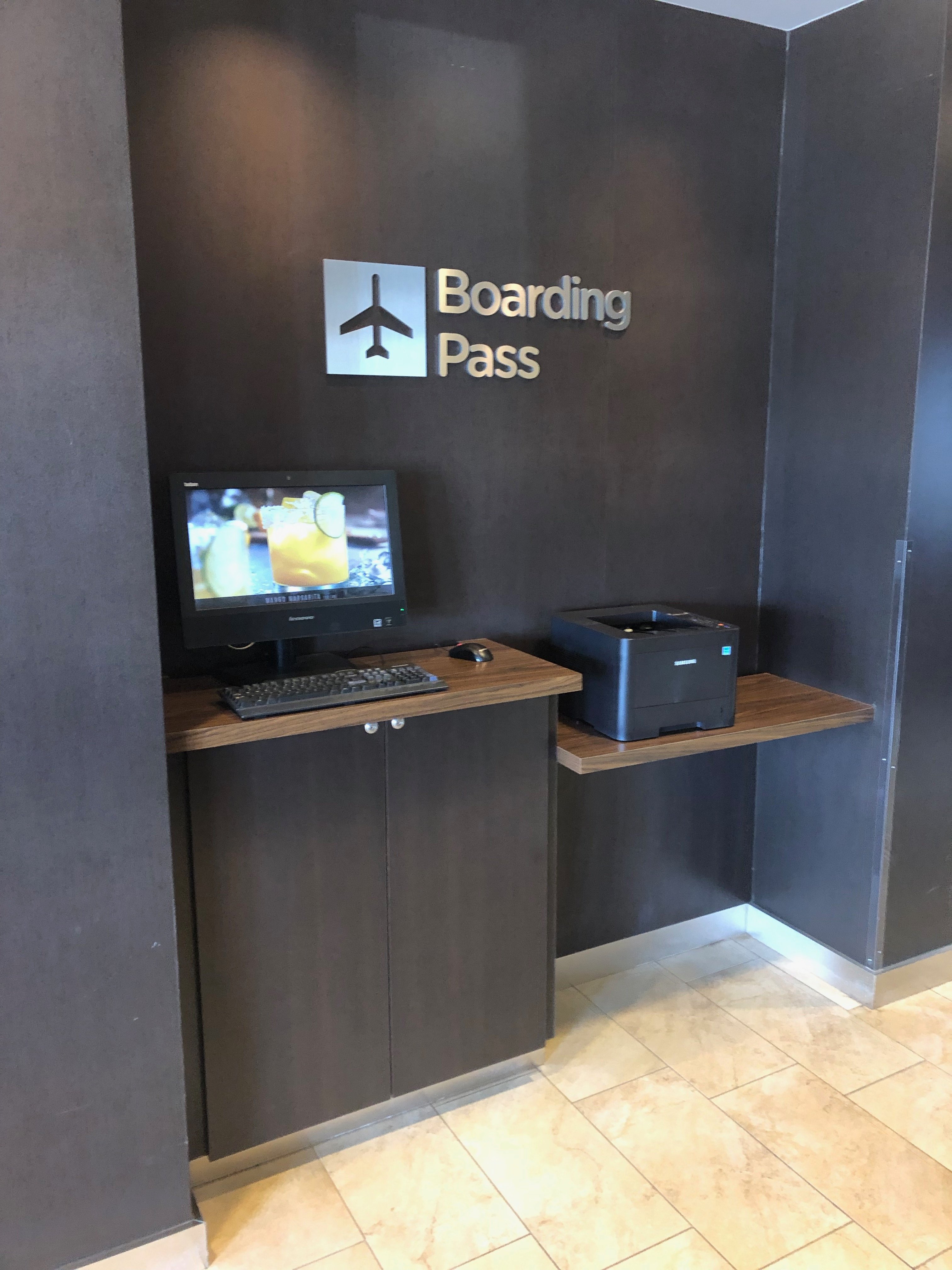 Courtyard Grand Rapids Airport-商务中心/多功能厅