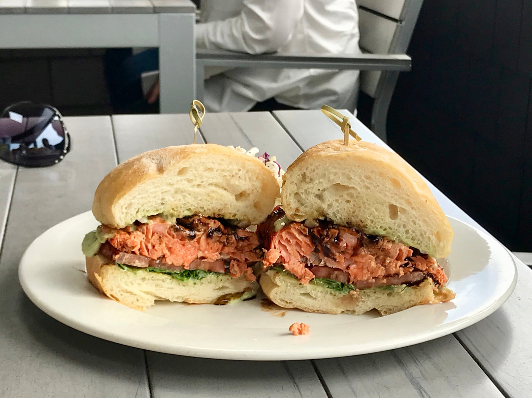 纽波特餐馆和美食-Pacific Kitchen at Nye Beach