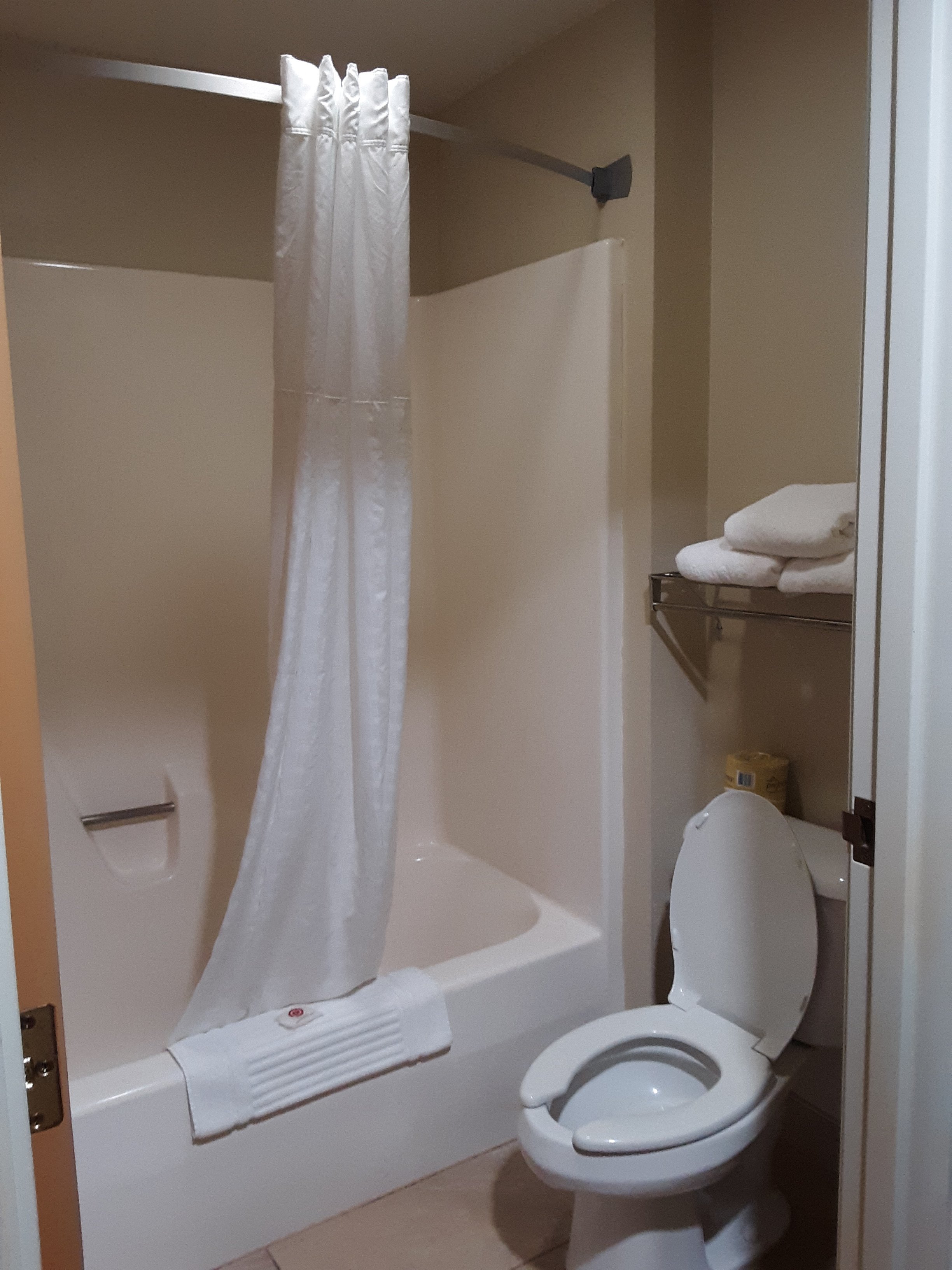 Comfort Inn & Suites Cedar Rapids North - Collins Road-浴室