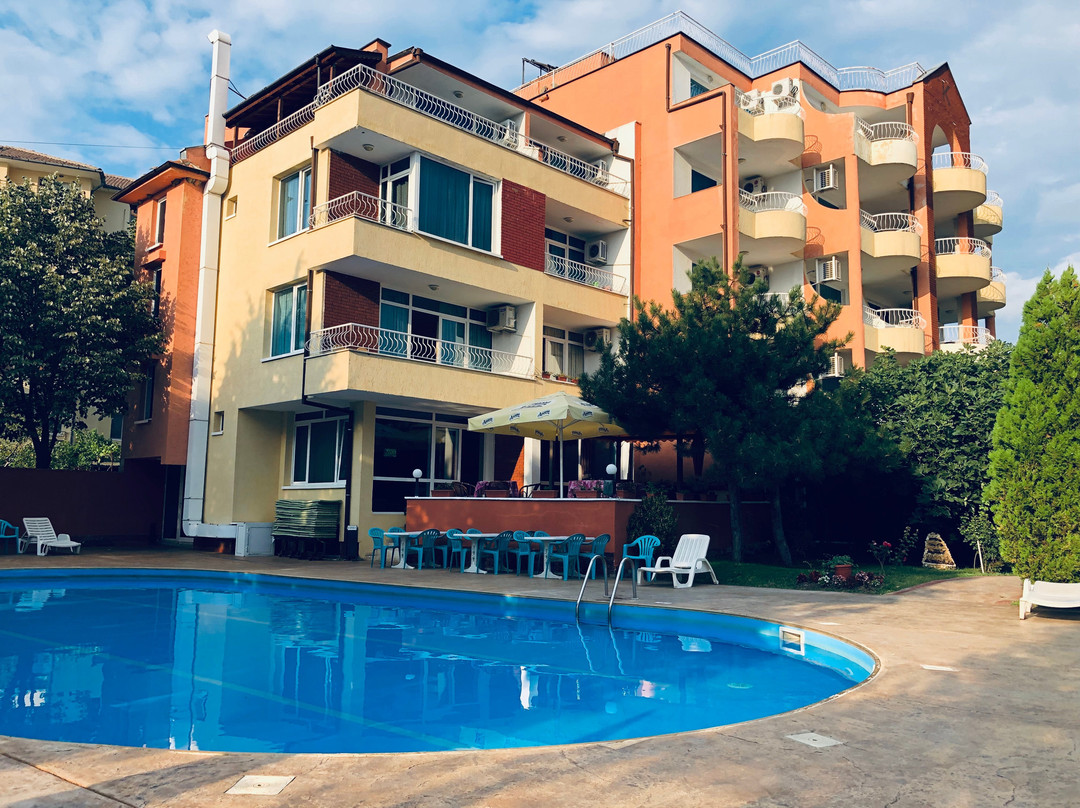 Consul Hotel