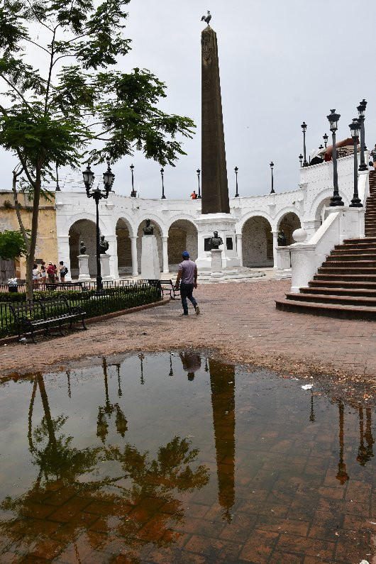 Amber Moon Panama Taxi Service-巴拿马城必去景点