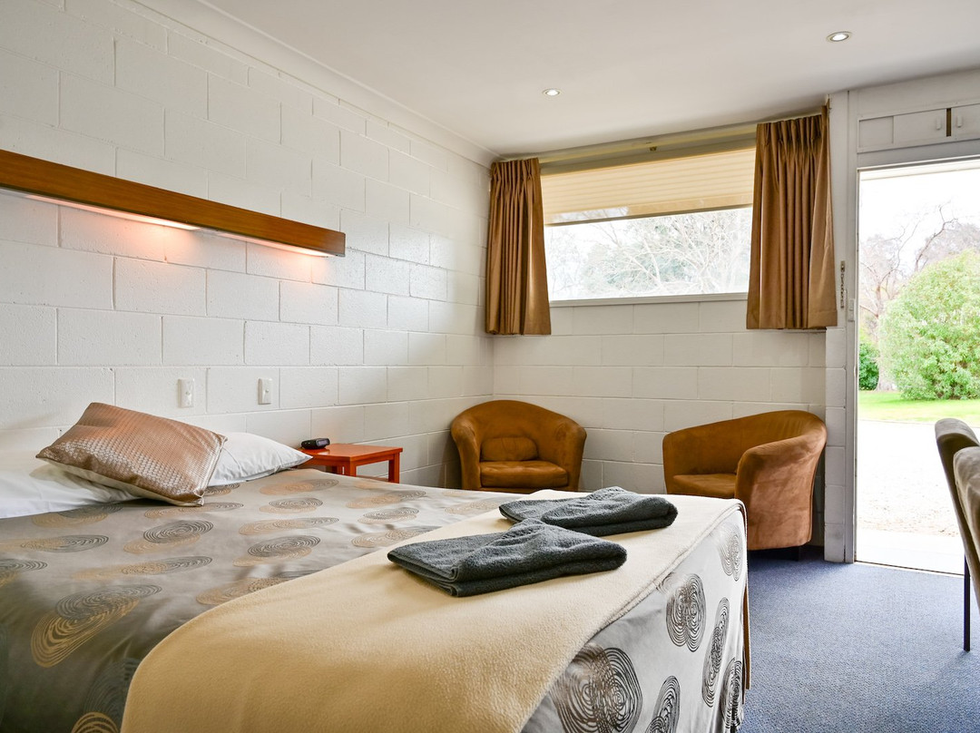 Byer Fountain Motor Inn主图