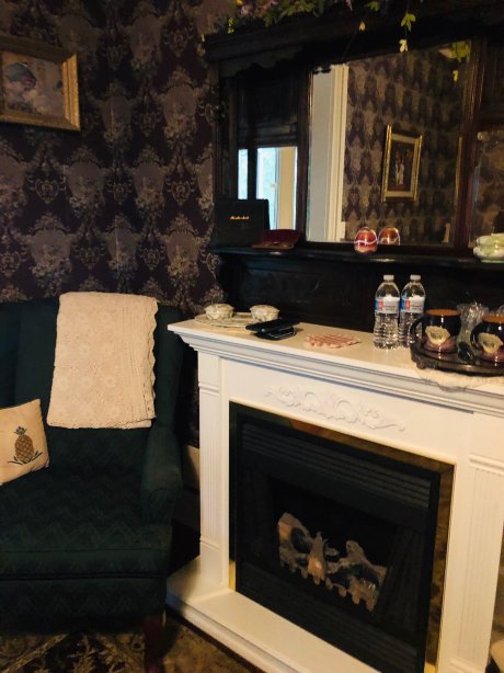 The Steamboat House-官方