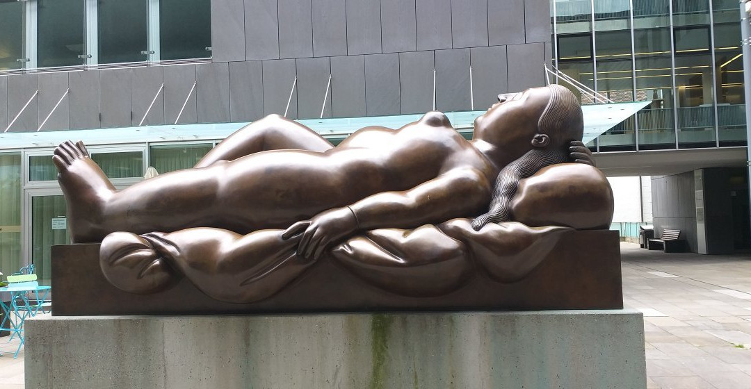 Reclining Woman von Fernando Botero景点图片