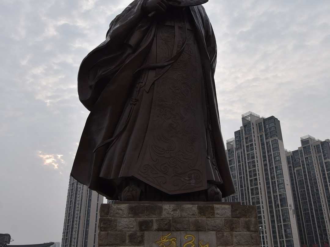 诸葛亮广场-襄阳市必去景点