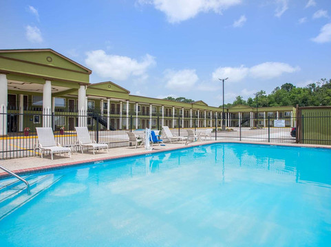 Days Inn by Wyndham Crowley主图