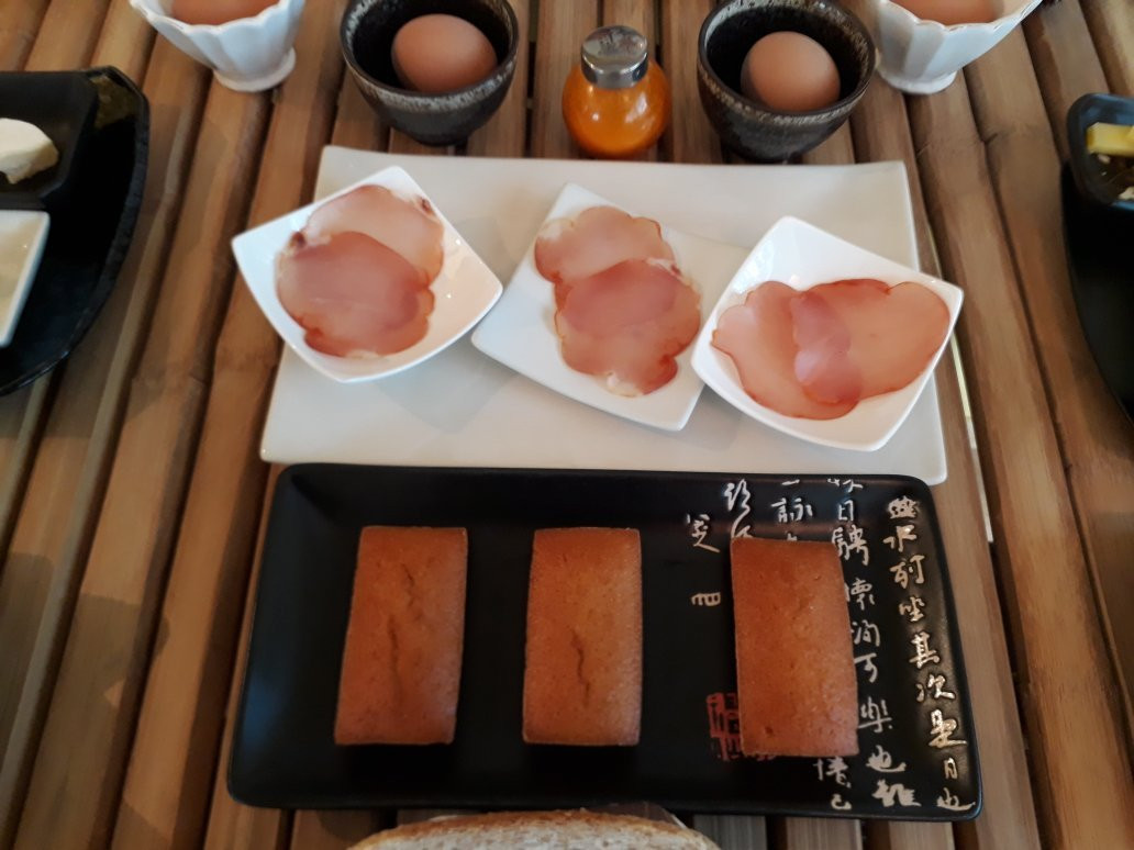 翠竹酒店主图