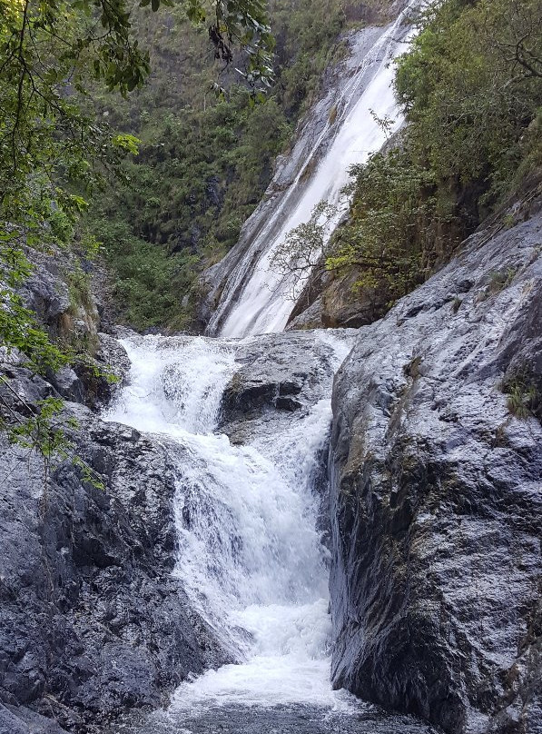 Mwalalo Waterfalls-Matema必去景点