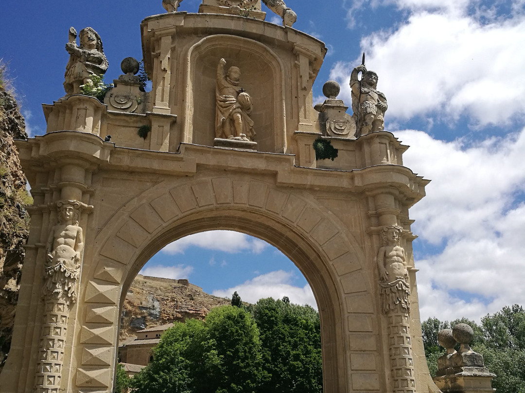 Arco de la Fuencisla景点图片