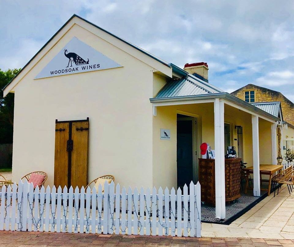 Woodsoak Wines-罗布必去景点