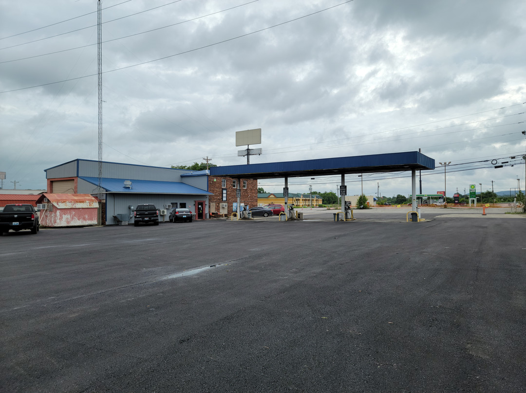 76 Fuel Center-Restaurant