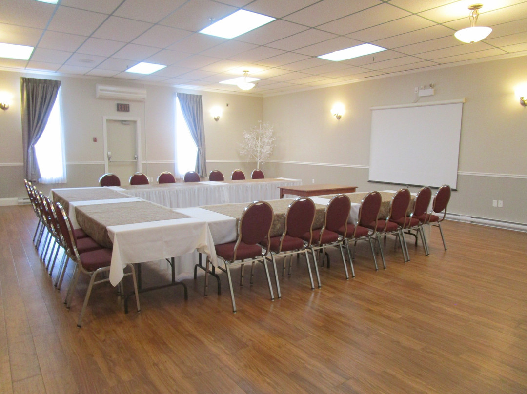 Claymore Inn & Suites主图