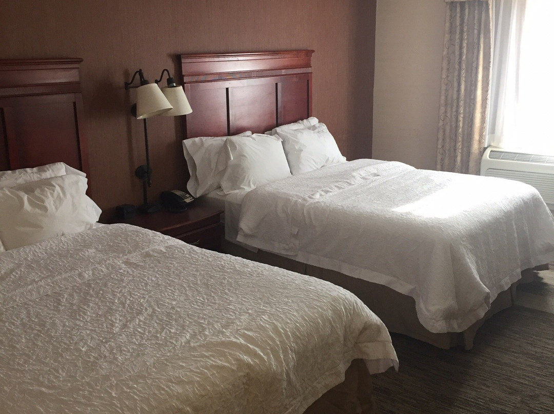Hampton Inn & Suites Greensburg主图