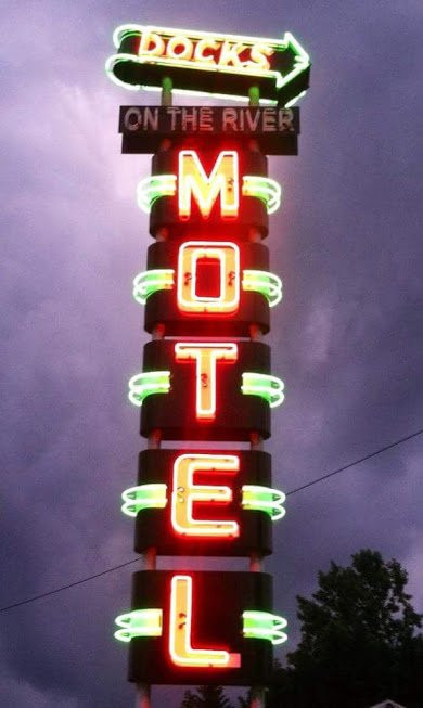 Dock's Motel & Cabins主图