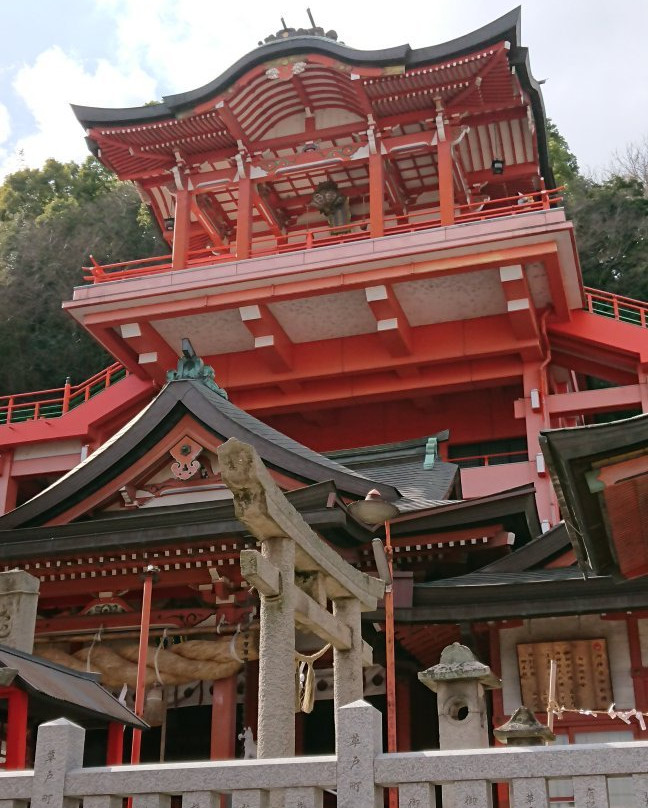 Kusadoinari Shrine景点图片