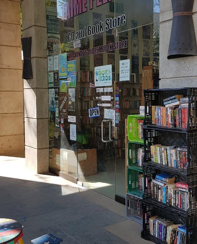 The Bookstore of the Waves景点图片