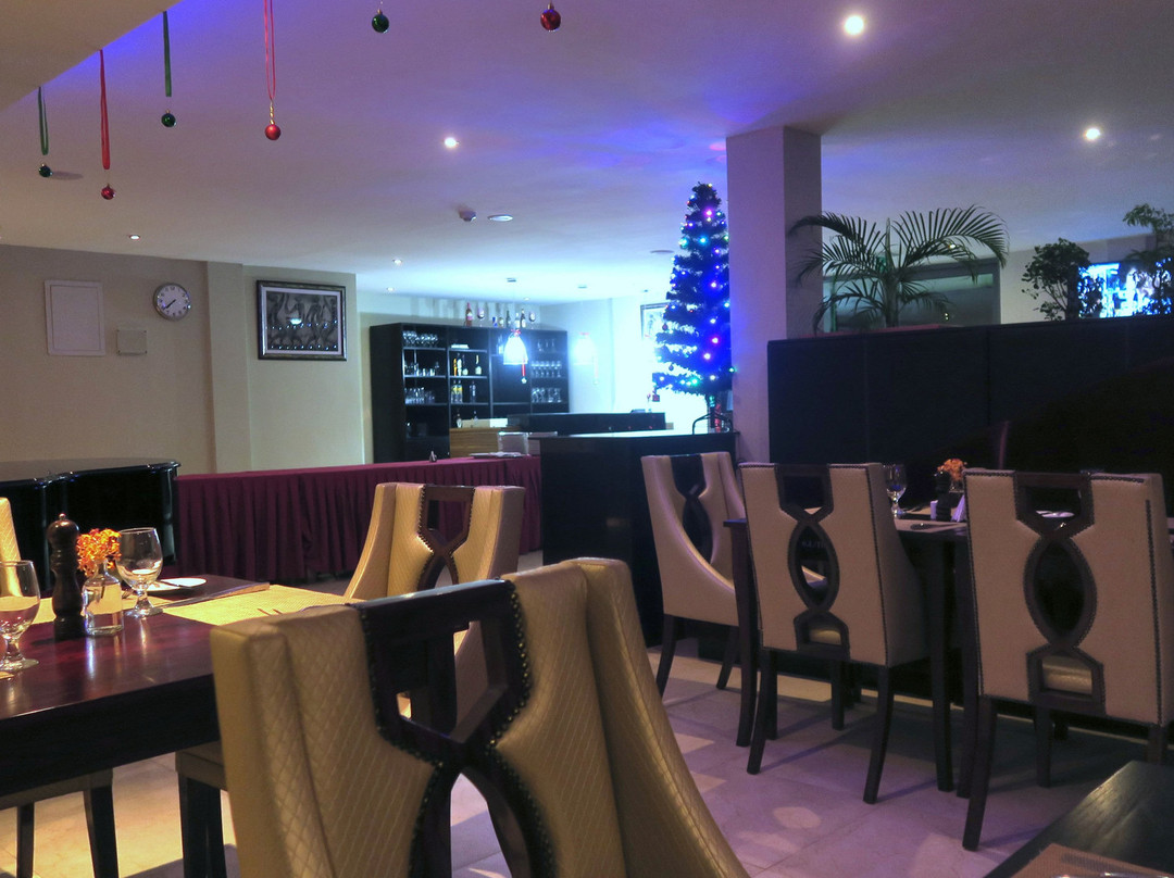 Ngalawa Hotel & Resort主图