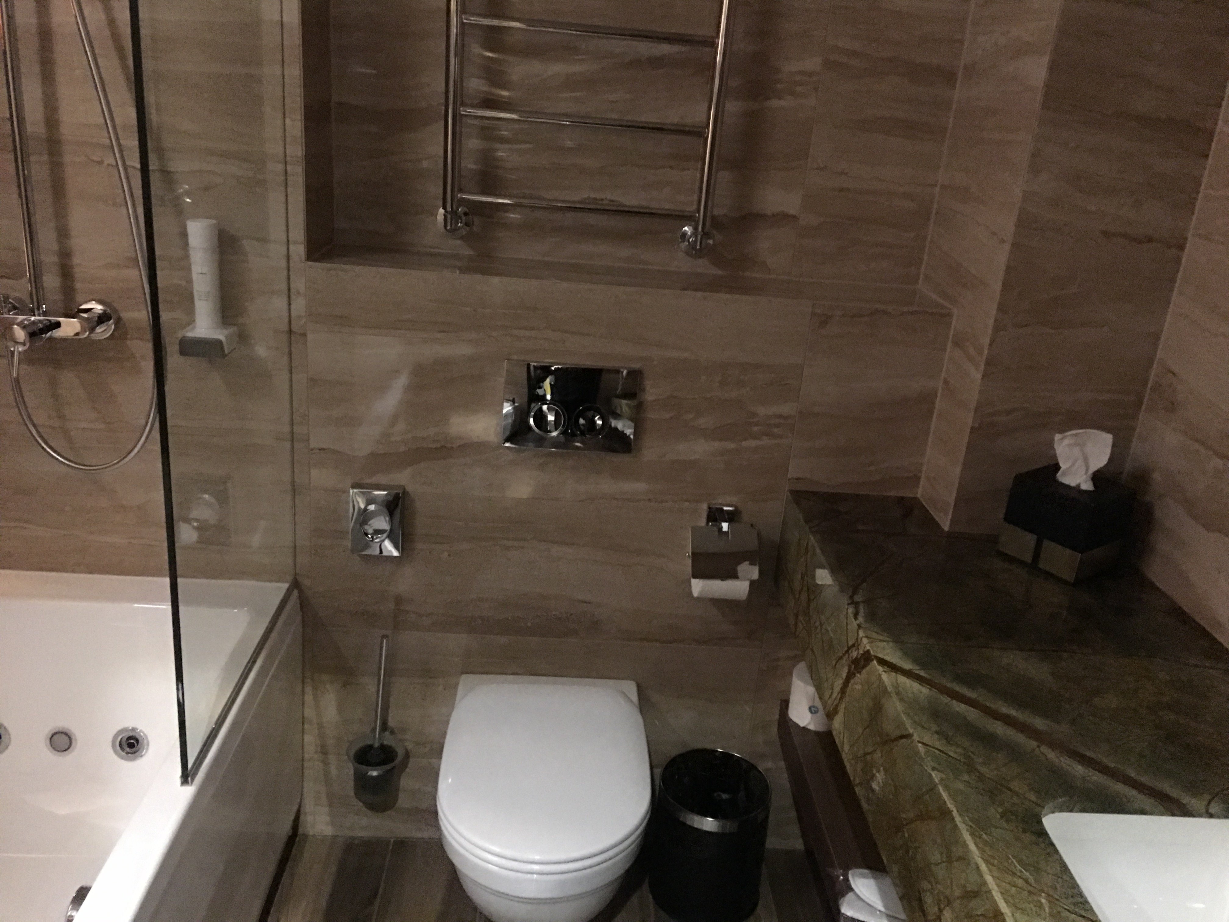 V Spa & Conference Hotel-浴室