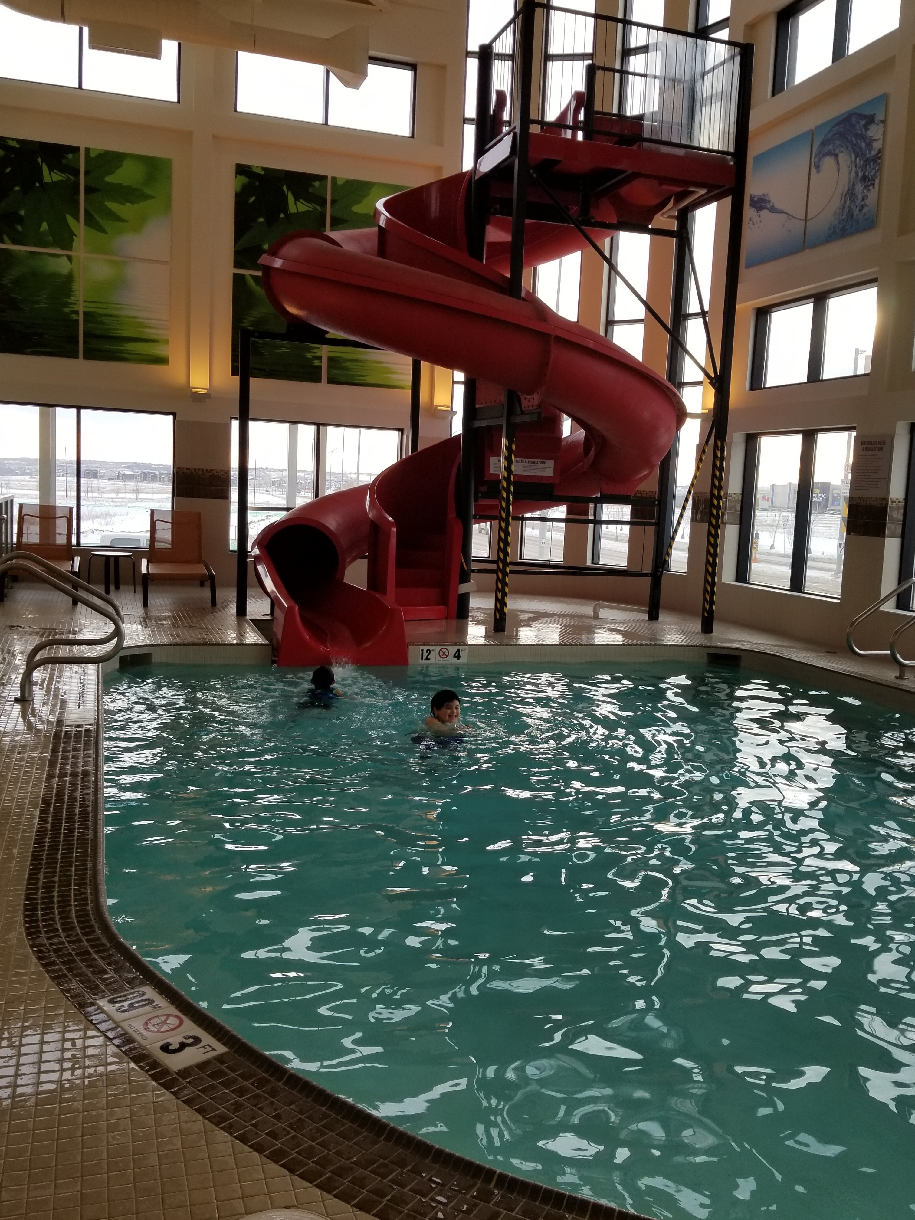 Courtyard by Marriott Calgary South-泳池