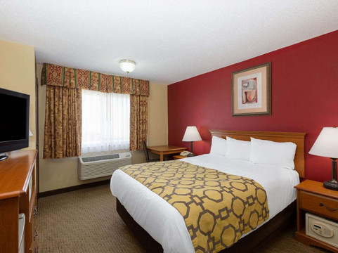 道奇堡呗盟套房酒店主图