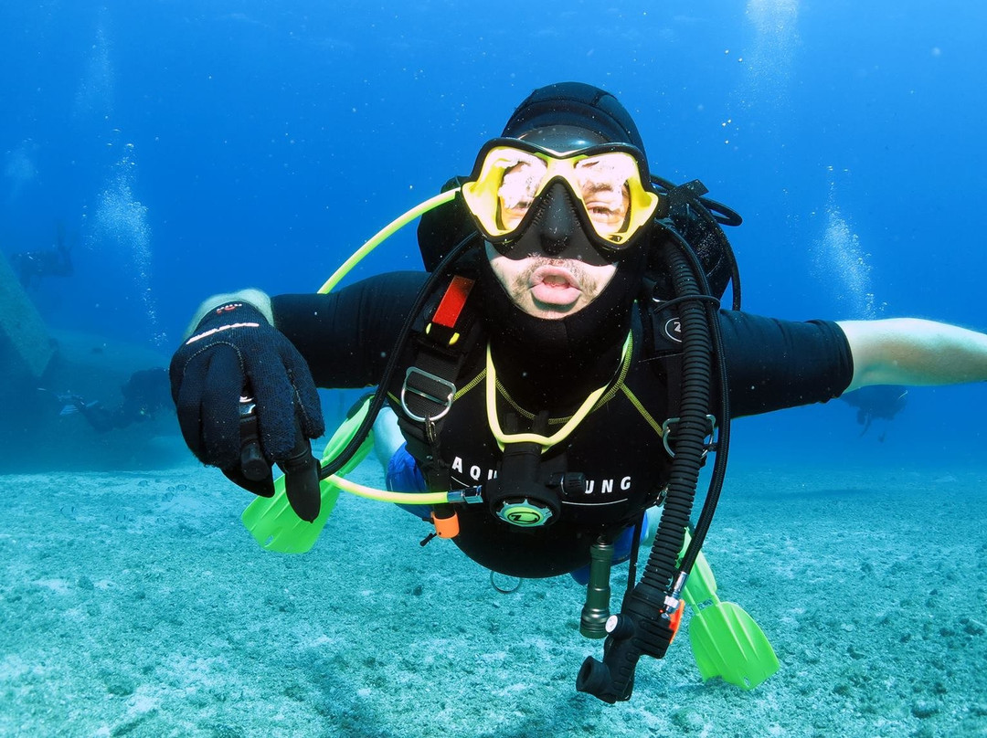 Extreme Divers-雅典必去景点