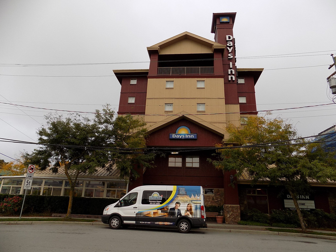 温德姆华机场戴斯酒店主图