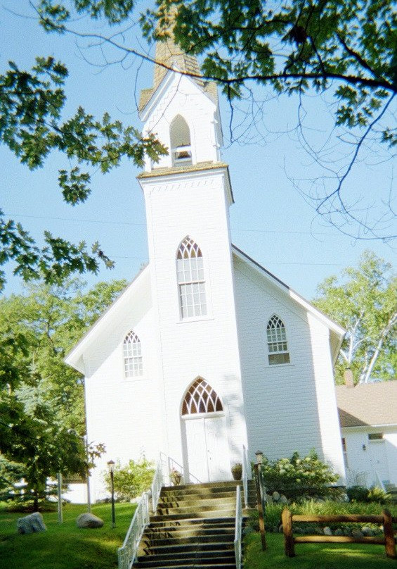 St. Ignatius Church and Cemetery景点图片