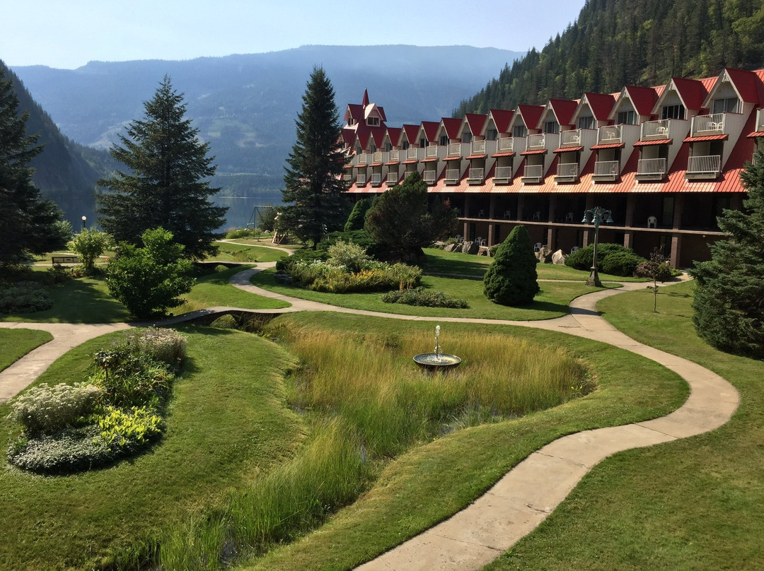 Three Valley Lake Chateau & Ghost Town主图