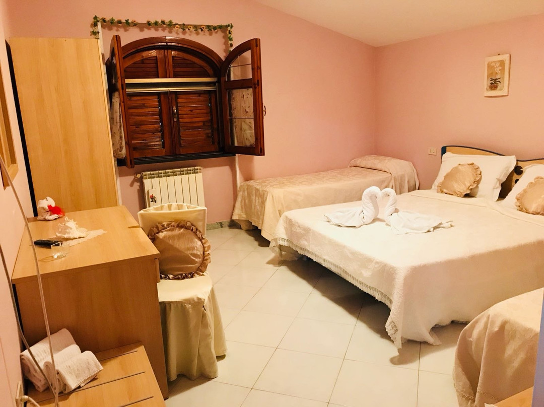 Bed and Breakfast Novella主图