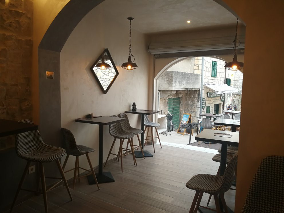 N`ardin Sushi, Wine, Cheese, Ham, Truffle& Olive oil bar