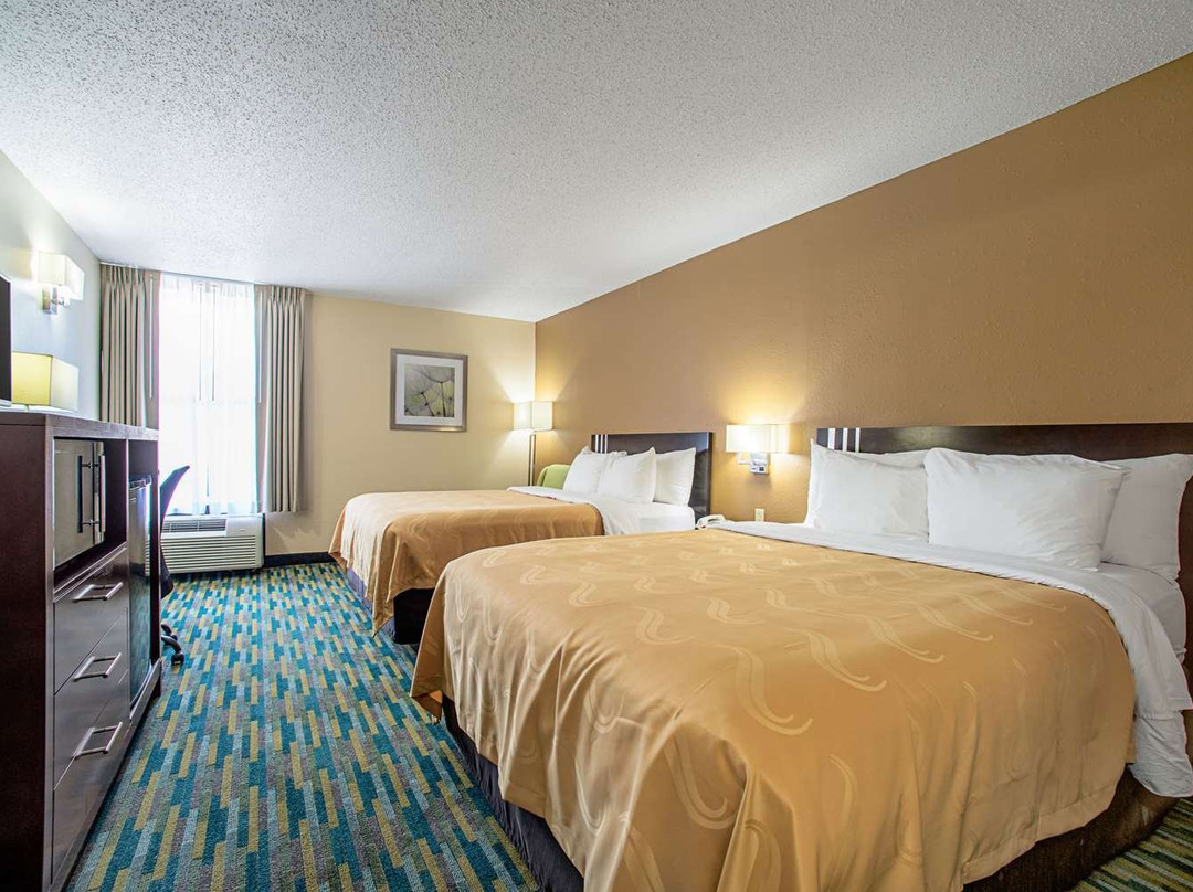 Quality Inn Near Six Flags St. Louis主图