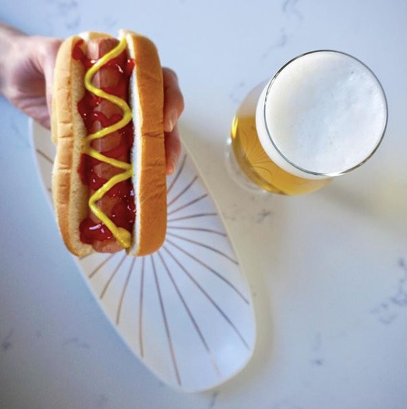 Main and Mountain Bar-Ludlow必去景点