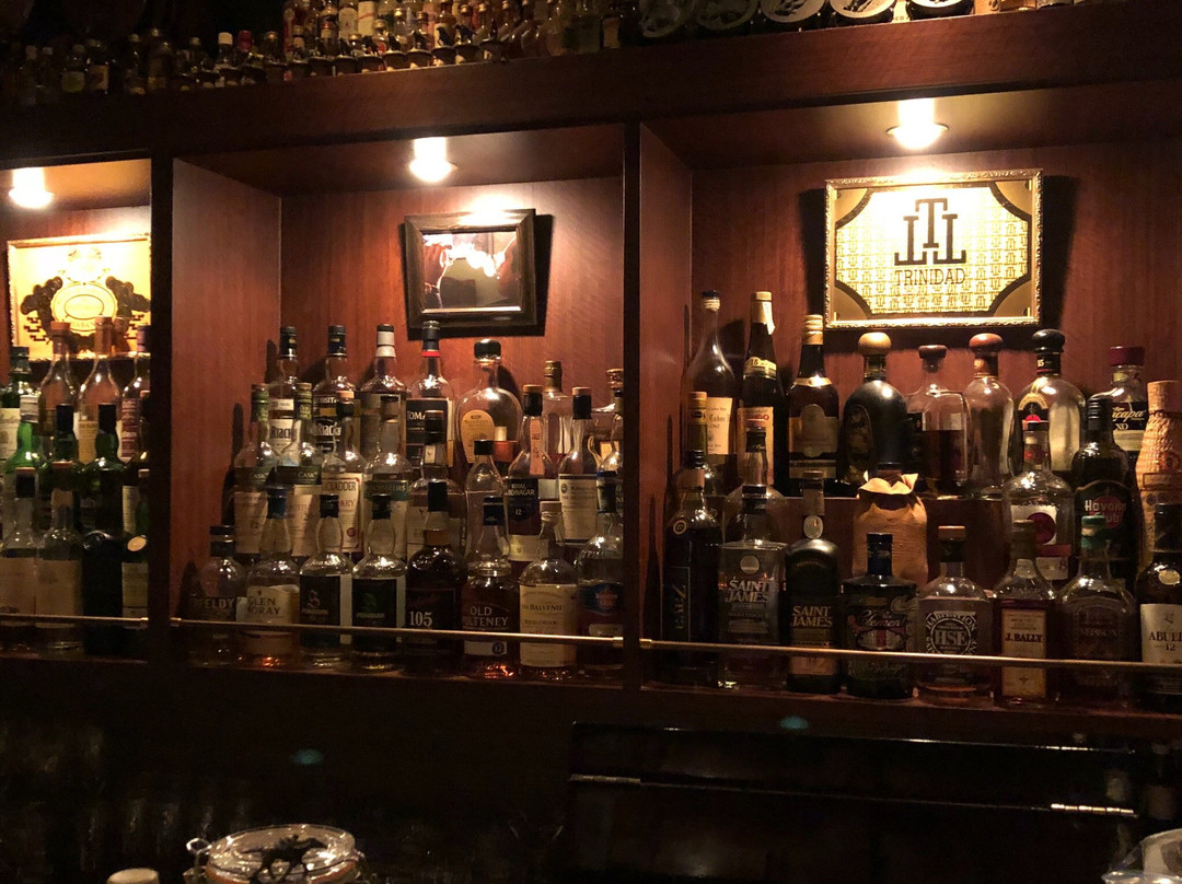 cigar Bar Edmundo Dantes