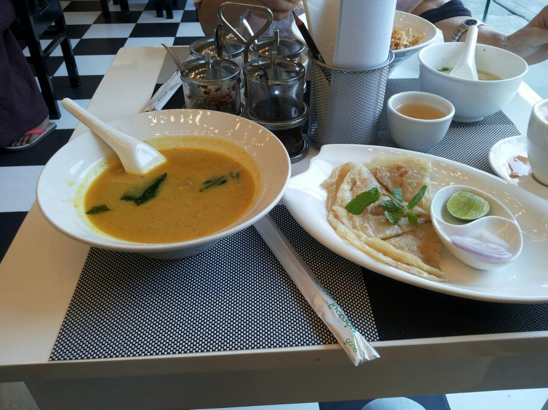 Shwe Yoe Tea House