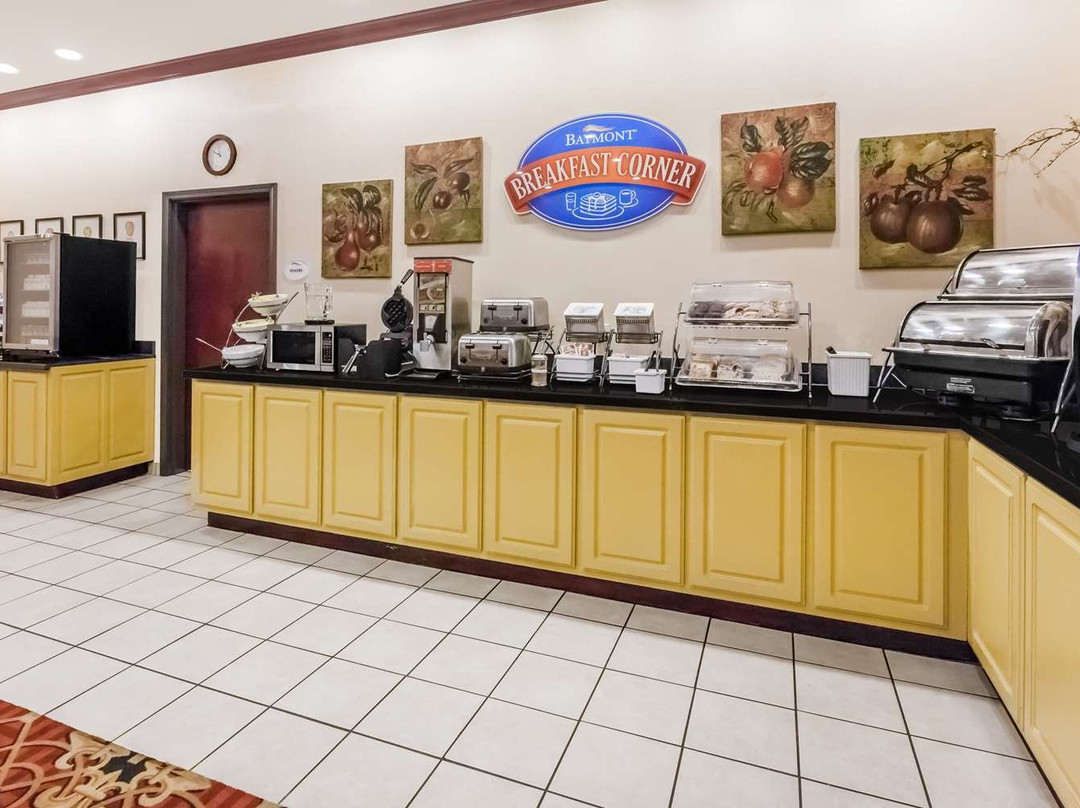 Baymont by Wyndham Henderson主图