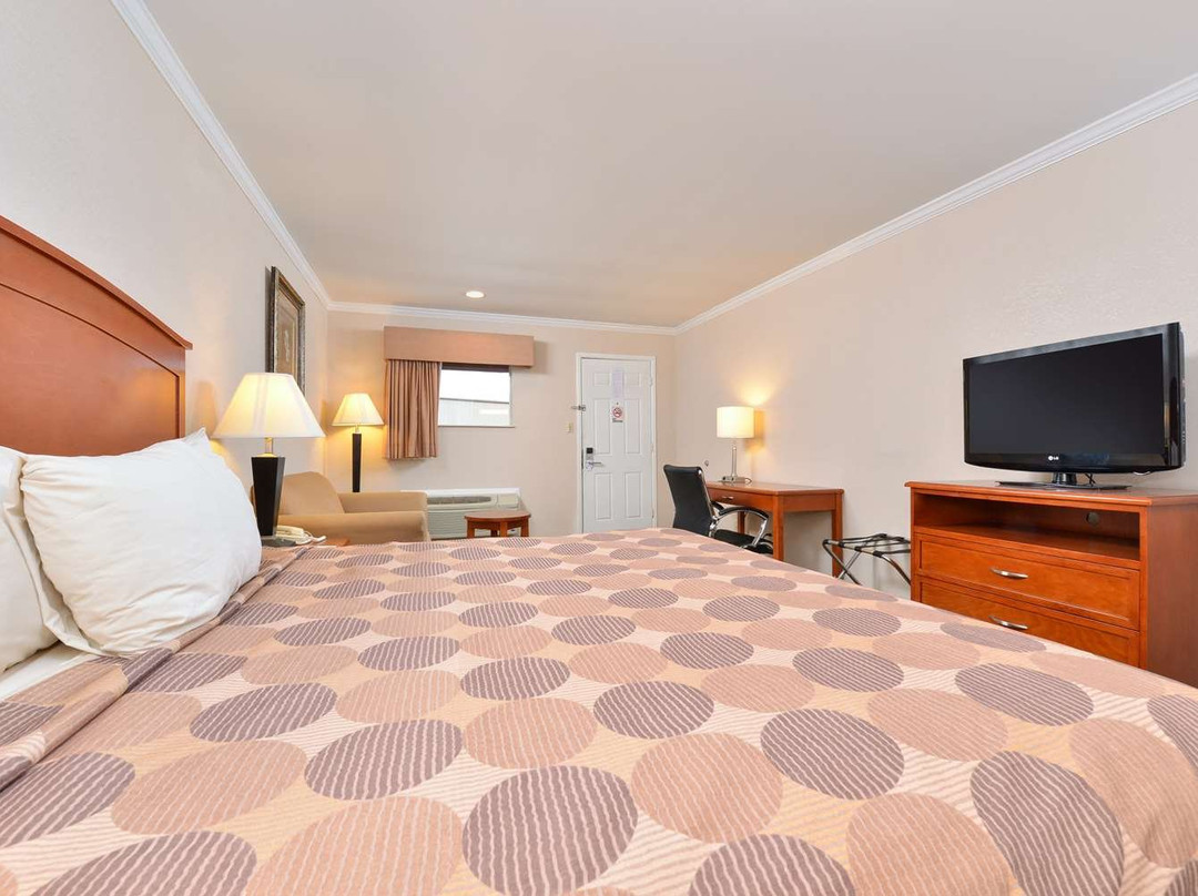 SureStay By Best Western Rockdale主图