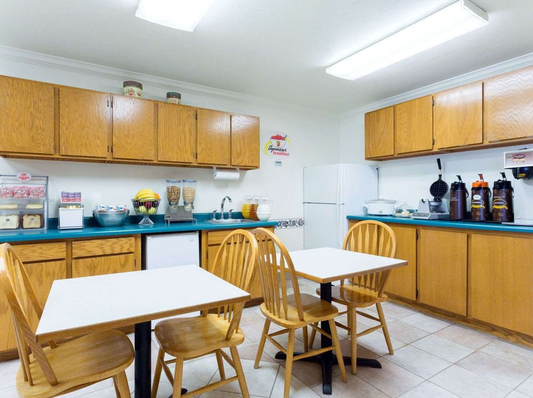 Super 8 by Wyndham Montpelier主图