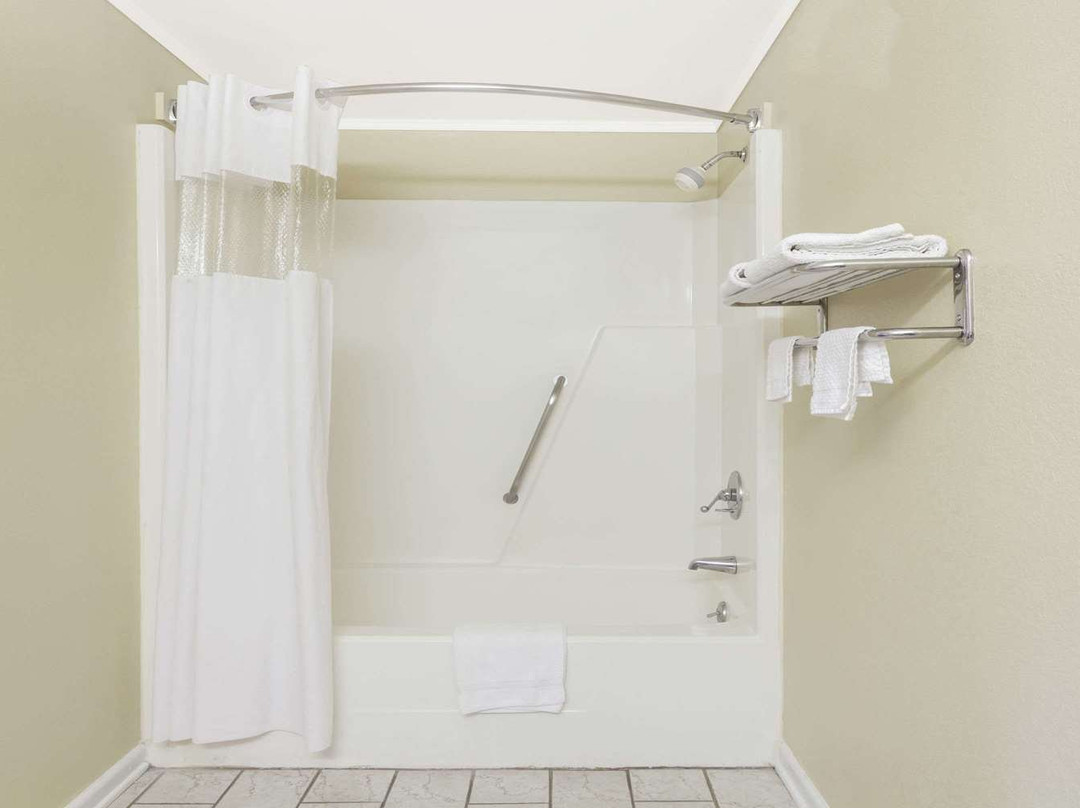 Days Inn by Wyndham Lenoir City主图