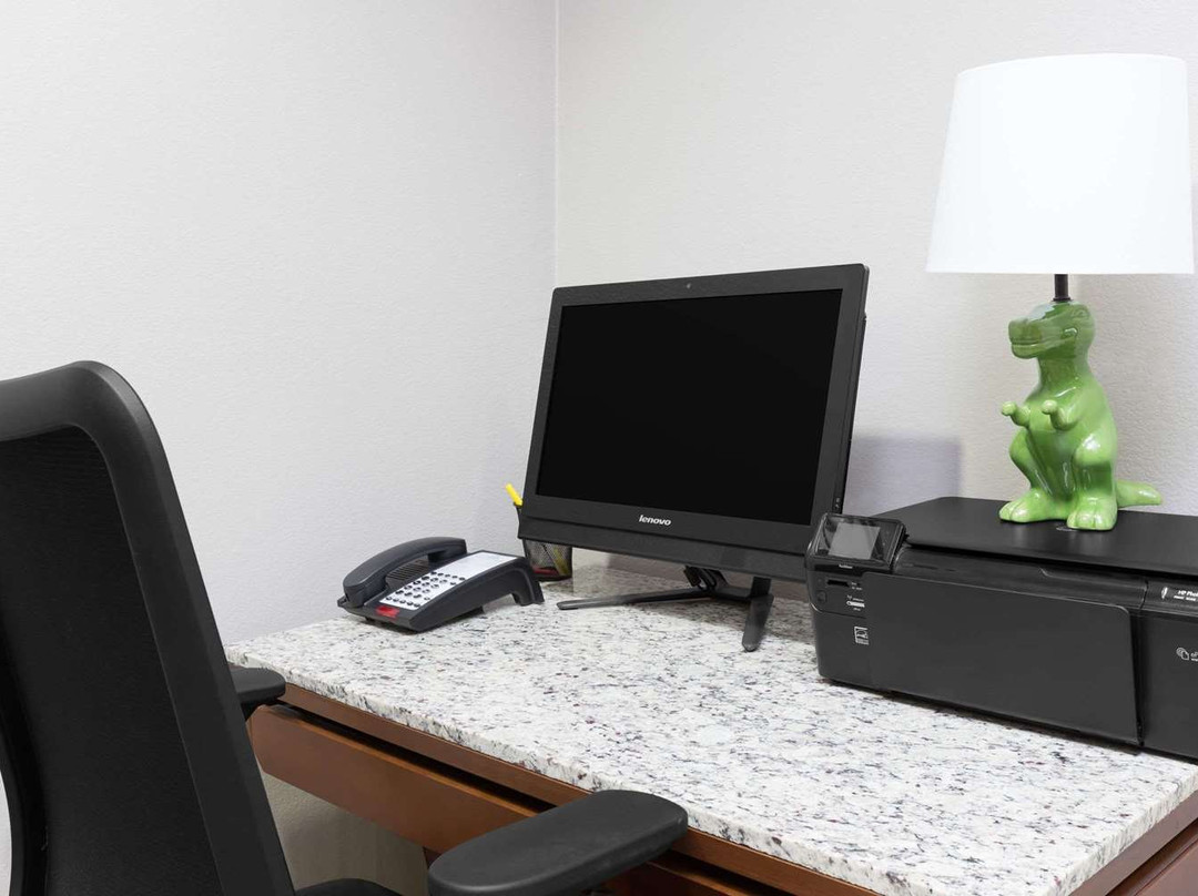 Days Inn & Suites by Wyndham Madisonville主图