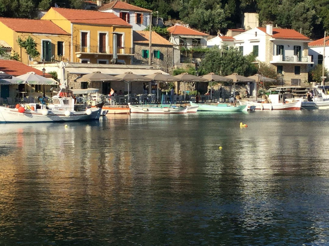 Kioni餐馆和美食-Calypso