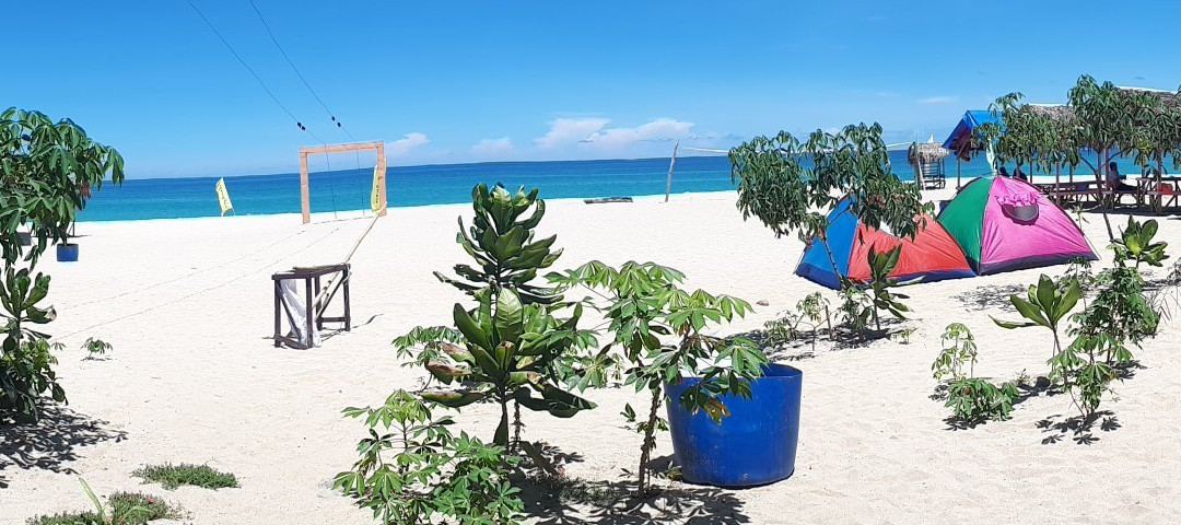 Dinadiawan Beach景点图片