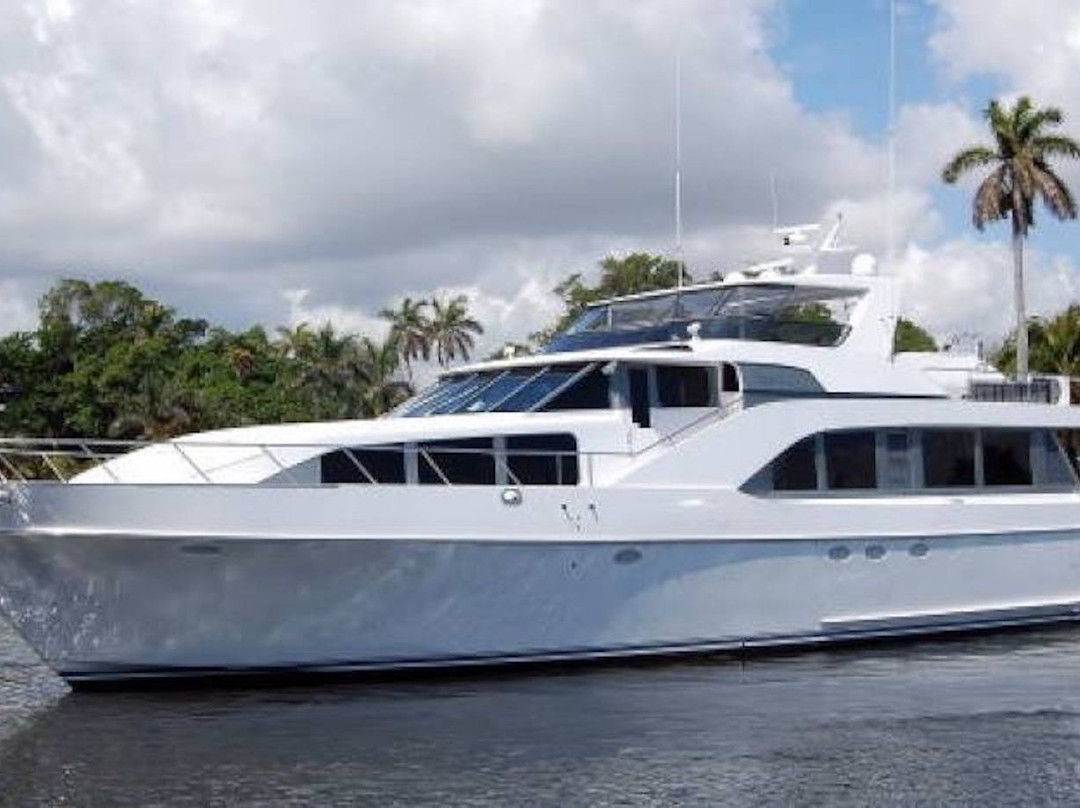 Patouche Charters-托土拉必去景点