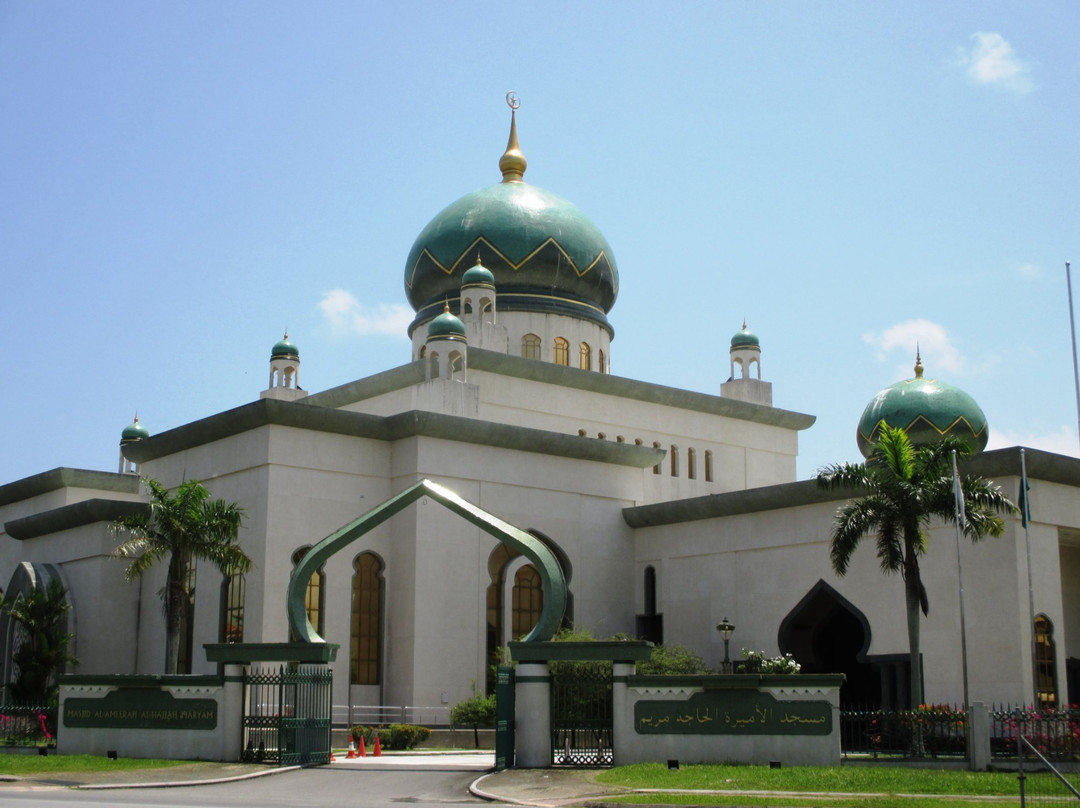 Al-Ameerah Al-Hajjah Maryam Mosque-斯里巴加湾必去景点