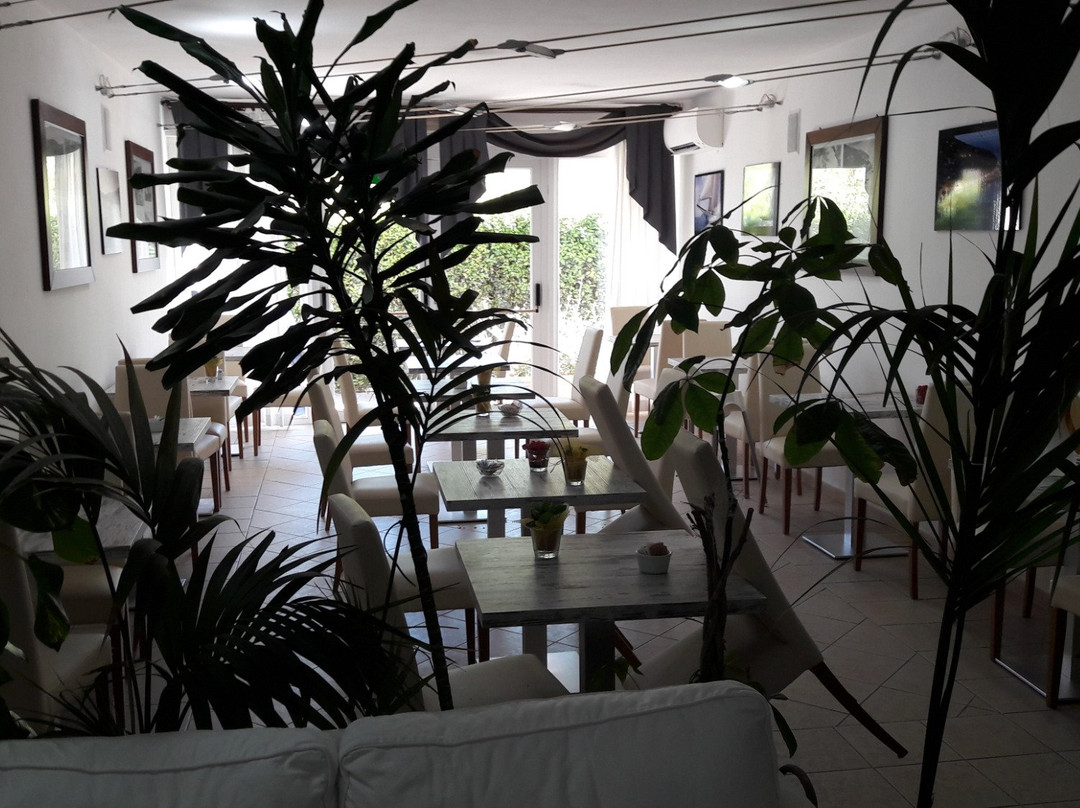 斯米拉尔多别墅酒店主图