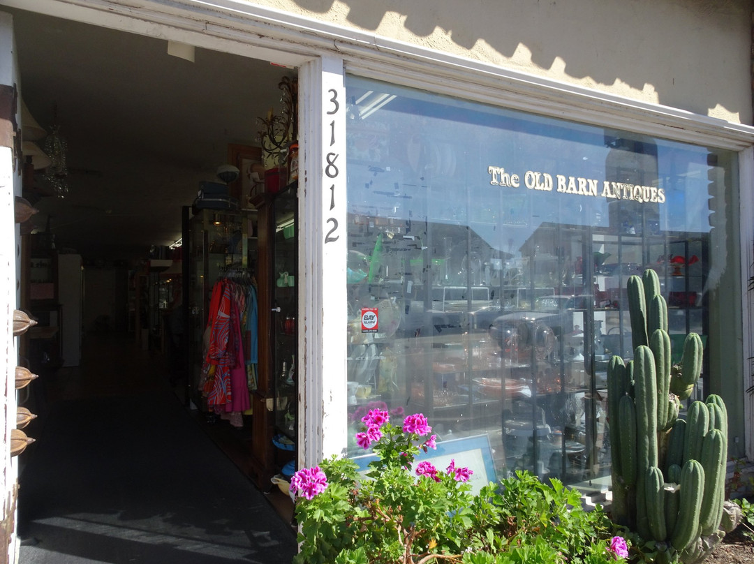 Old Barn Antique Mall, Inc.-San Juan Capistrano必去景点