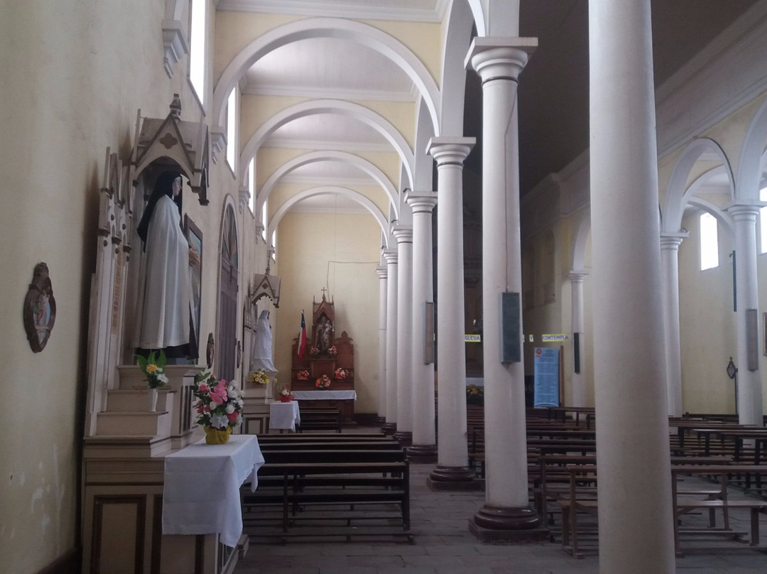 Iglesia de San Vicente de Paul-Caldera必去景点