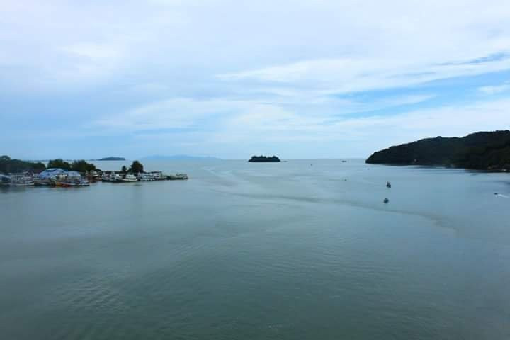 Taksin Maharat Bridge (Laem Singha Bridge)-他迈必去景点