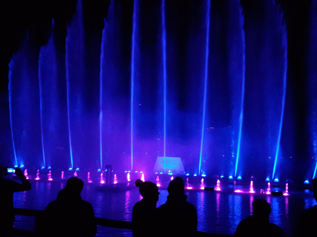 Magic Lake Show-采尔湖畔必去景点
